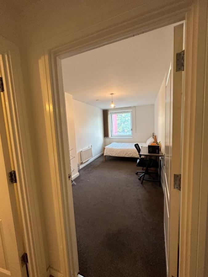 New Build 2 Bedroom With 2 Bath In 런던 외부 사진
