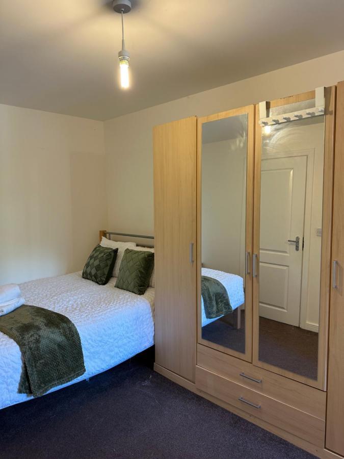 New Build 2 Bedroom With 2 Bath In 런던 외부 사진