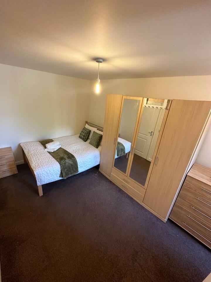 New Build 2 Bedroom With 2 Bath In 런던 외부 사진
