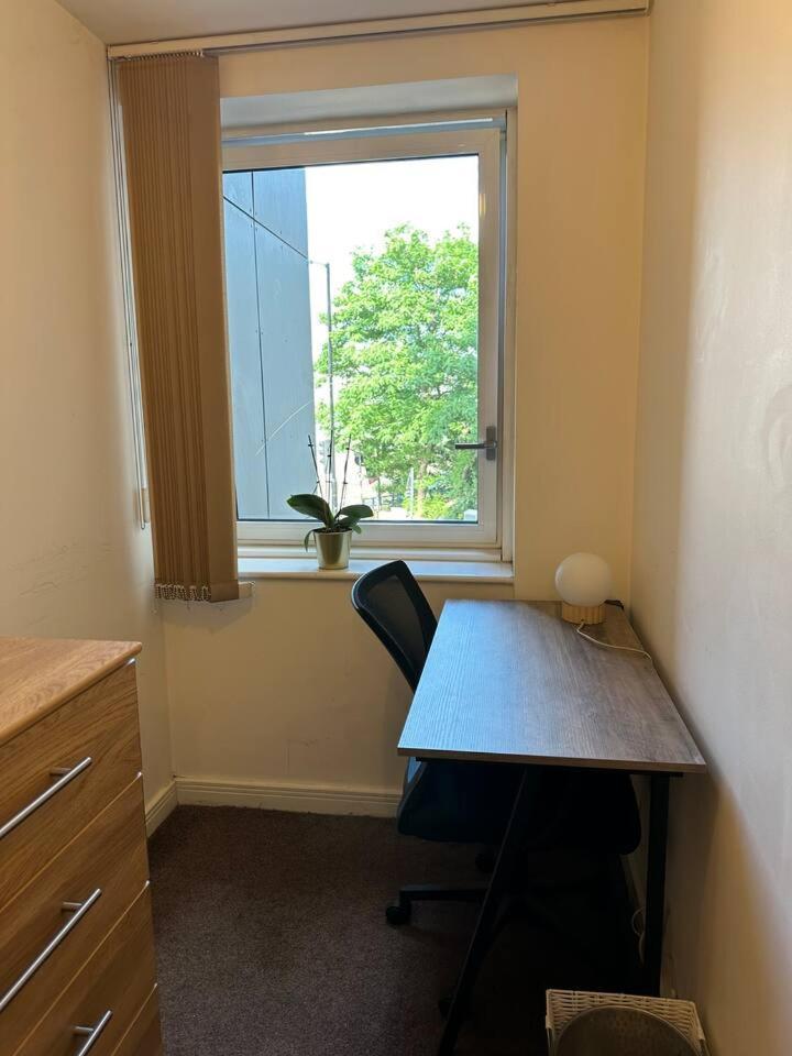 New Build 2 Bedroom With 2 Bath In 런던 외부 사진