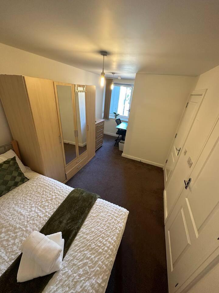 New Build 2 Bedroom With 2 Bath In 런던 외부 사진