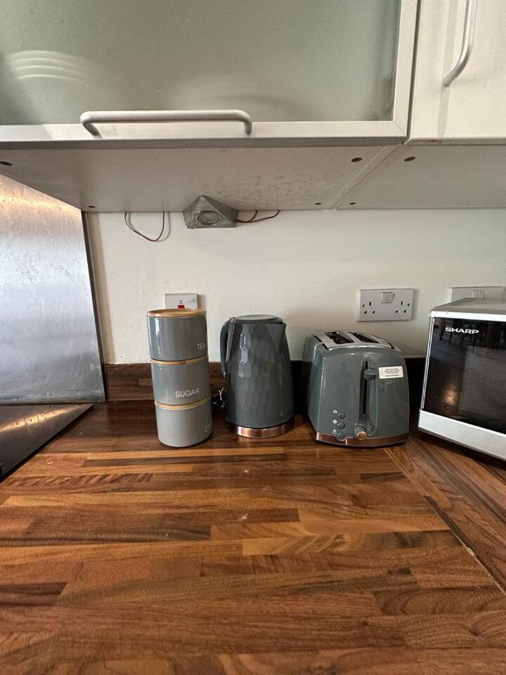 New Build 2 Bedroom With 2 Bath In 런던 외부 사진