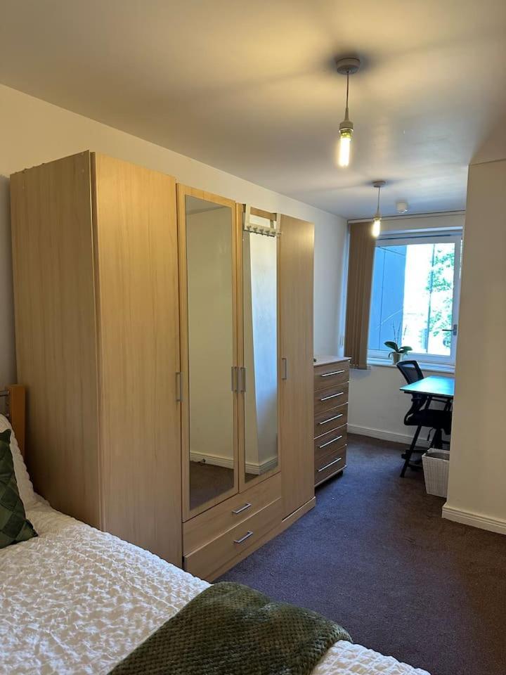 New Build 2 Bedroom With 2 Bath In 런던 외부 사진